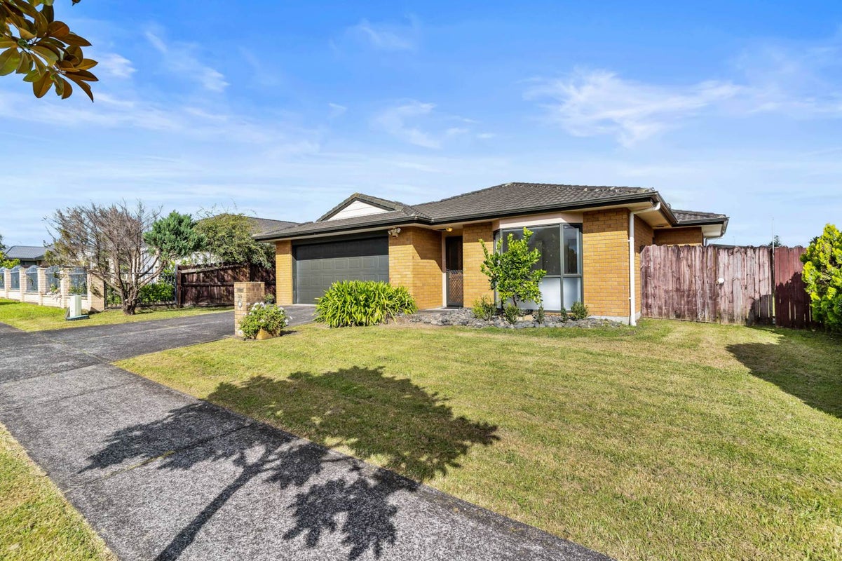 29 Nuneaton Drive, Flat Bush, Auckland - Carousel 1