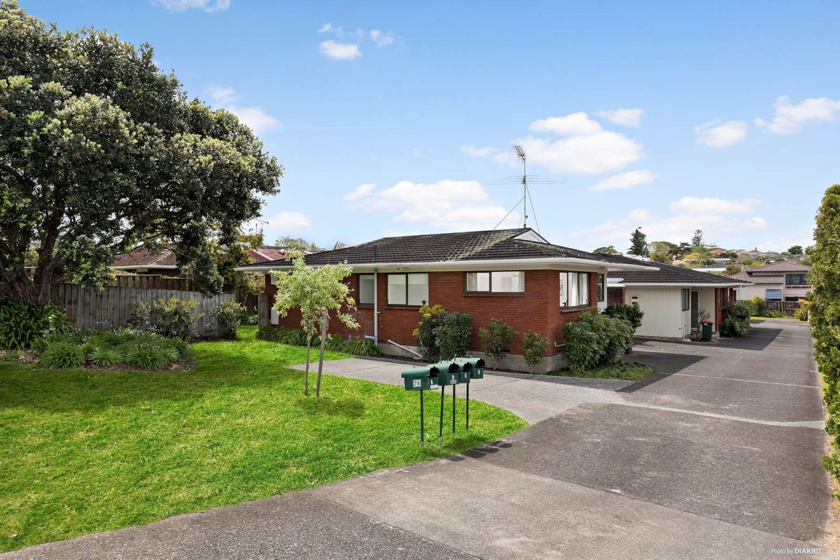1/76 Wellington Street, Howick, Auckland - Carousel 1