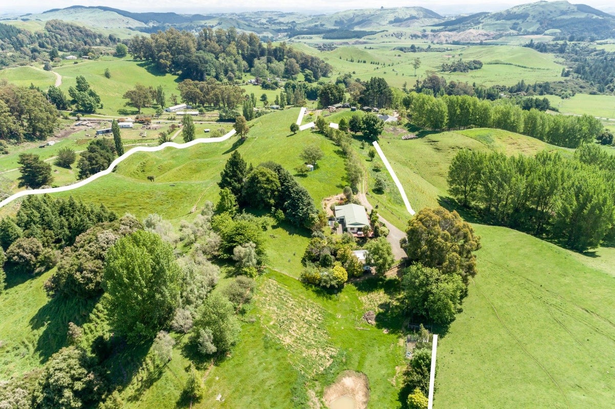 606 Apley Road, Puketapu, Napier - Carousel 1