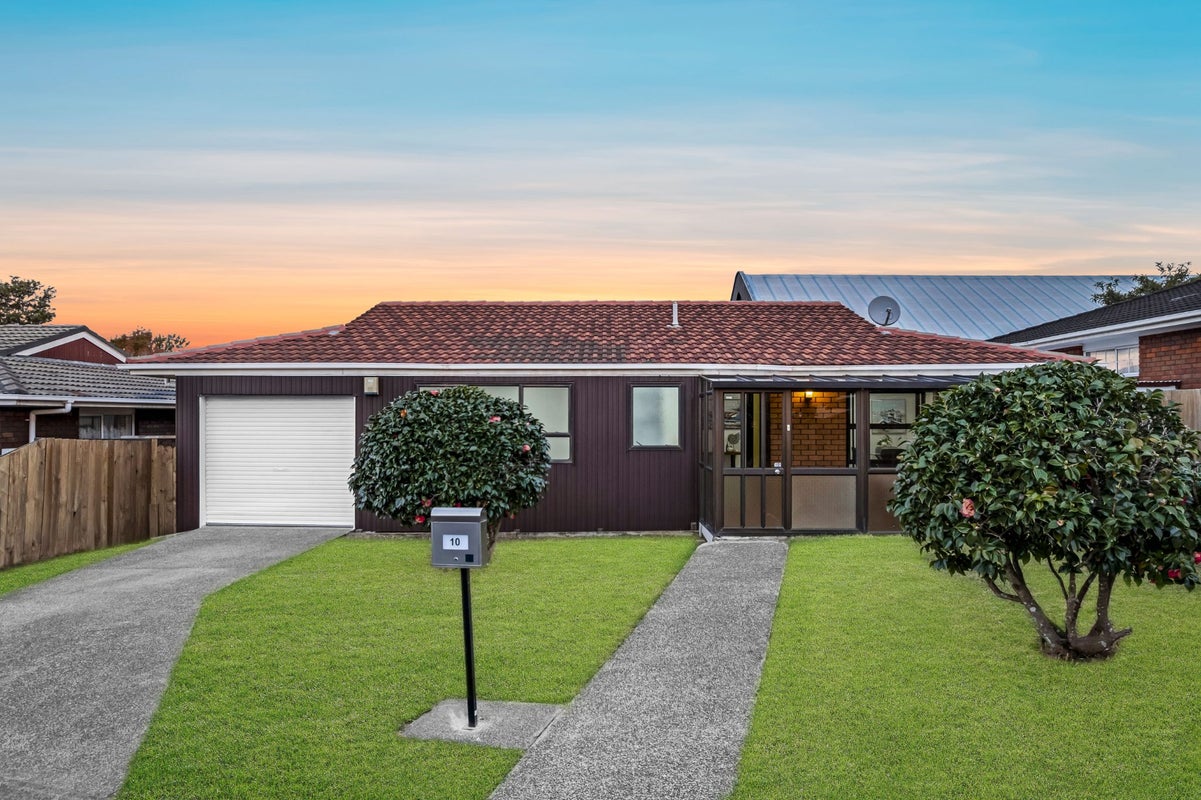 10 Tate Grove, Half Moon Bay, Auckland - Carousel 2