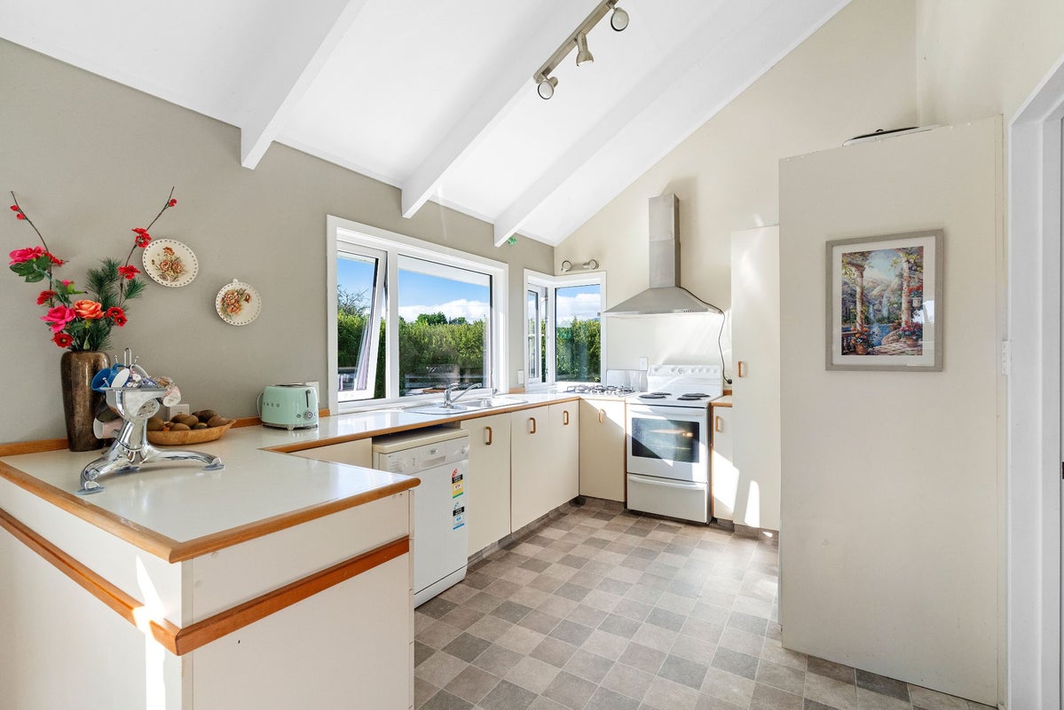 318 Kuku Beach Road, Kuku, Levin - Carousel 2