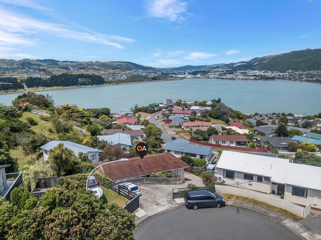 10 Finn Place, Titahi Bay, Porirua - Carousel 1