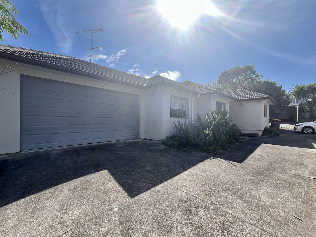 18A Cosy Place, Howick, Auckland - Carousel 1