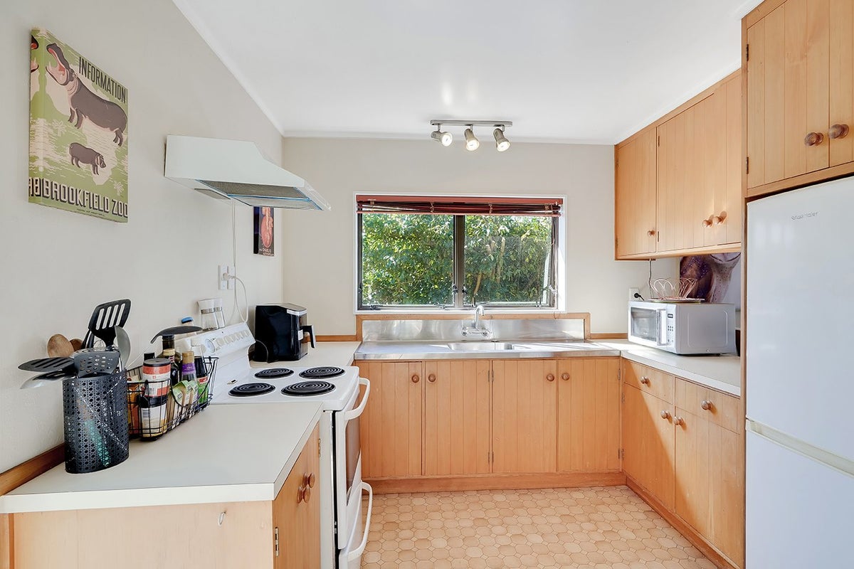 10B Frances Street, Hamilton East, Hamilton - Carousel 2