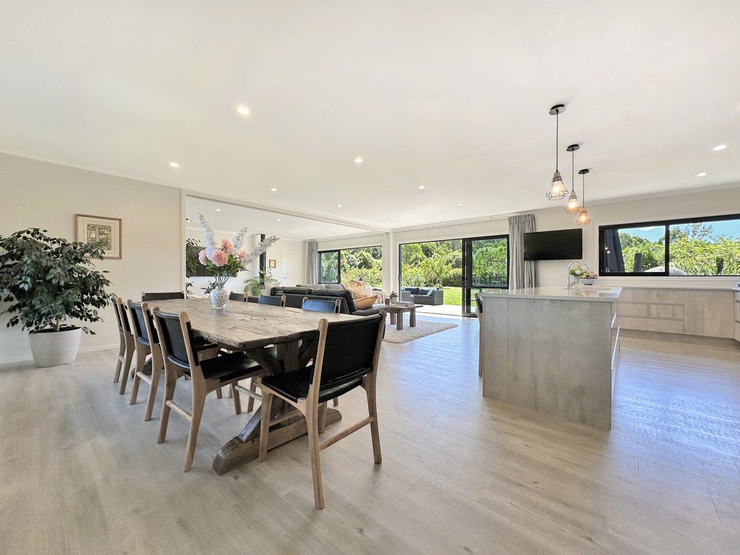 4 Kanuka Grove, Kinloch, Taupo - Carousel 2