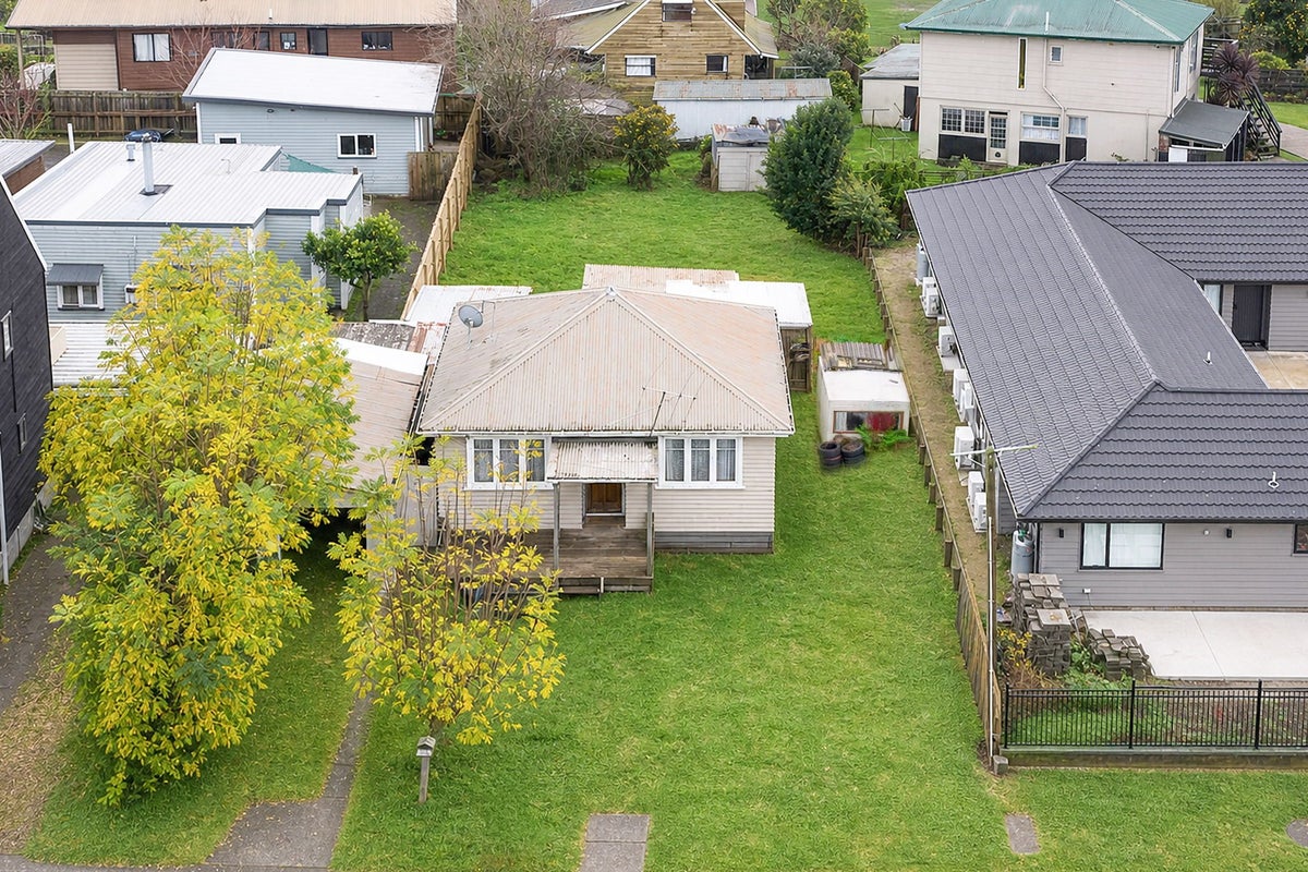12 Kiwi Avenue, Forest Lake, Hamilton - Carousel 2