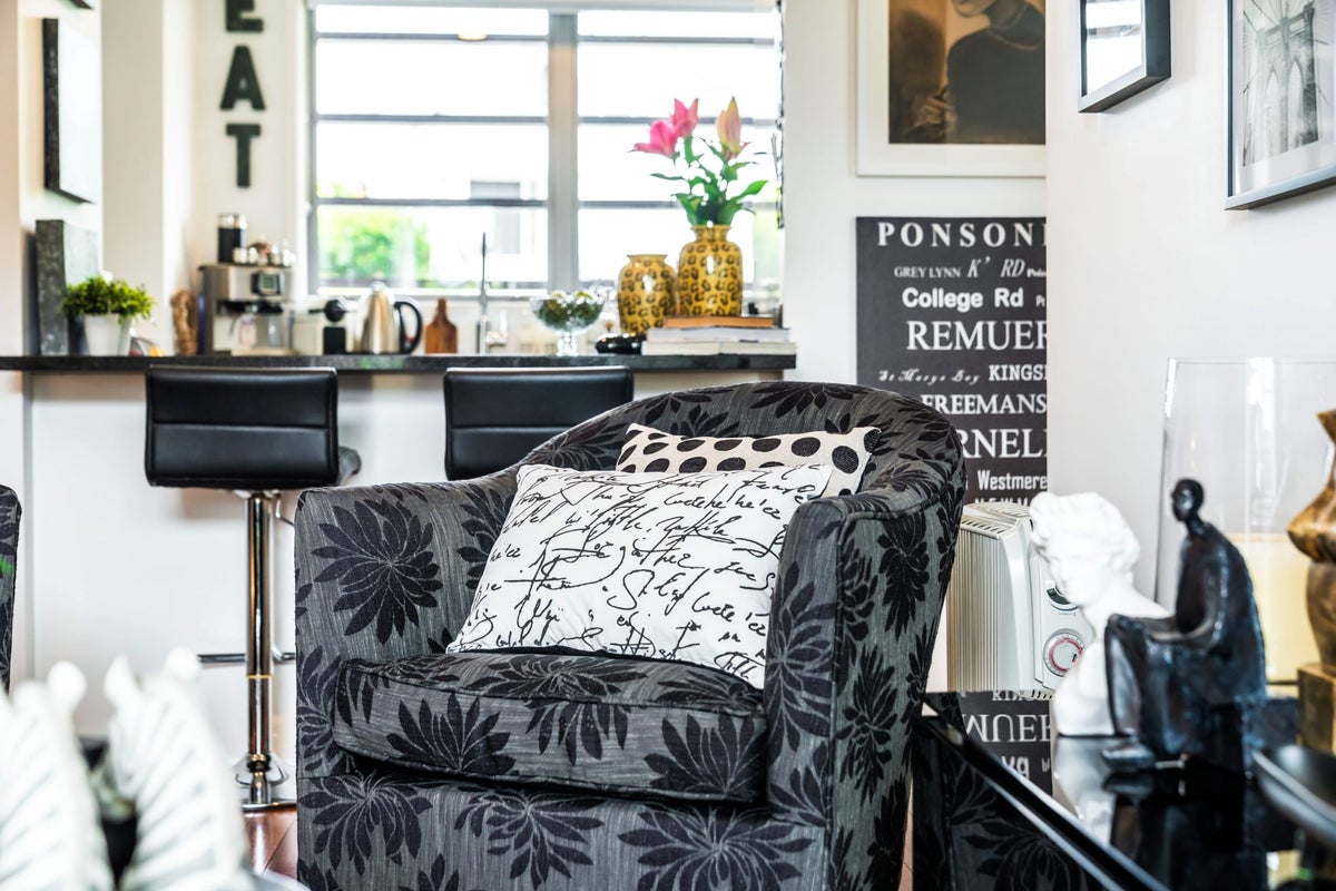 2/23 Holgate Road, Kohimarama, Auckland - Carousel 2