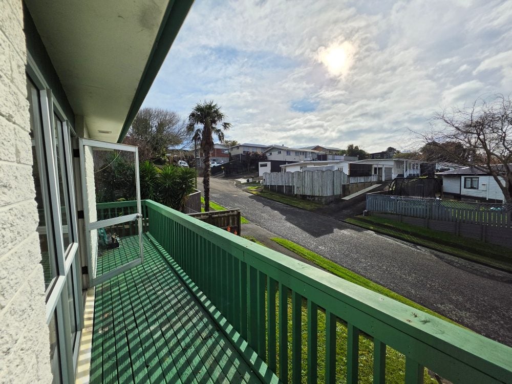 3 Fairview Place, Westown, New Plymouth - Carousel 2
