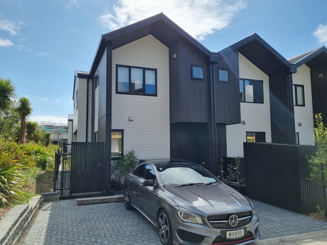 4E Nerita Place, Long Bay, Auckland - Carousel 1