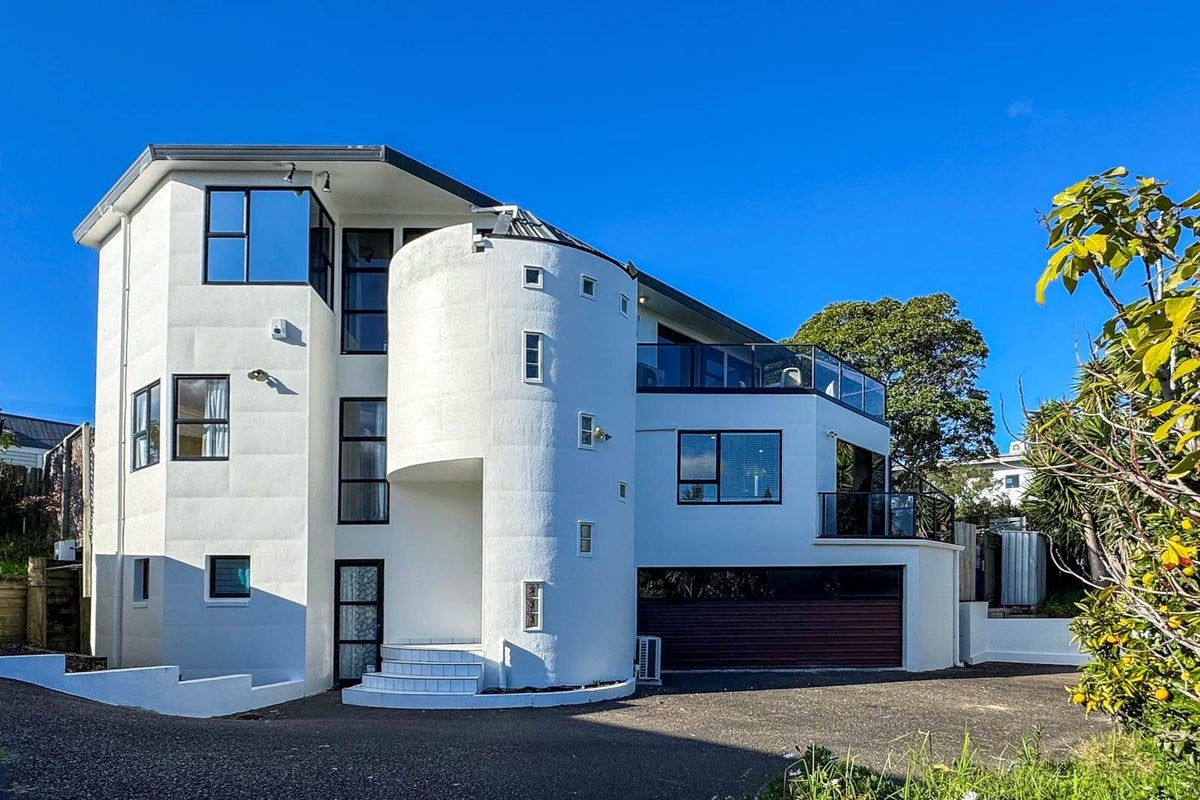 2/94 Jutland Road, Hauraki, Auckland - Carousel 1