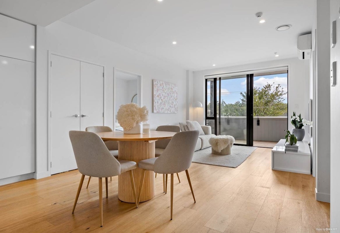 112/1 Kimiora Street, Three Kings, Auckland - Carousel 2