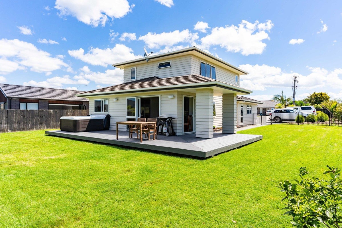 349 One Tree Point Road, One Tree Point - Carousel 1
