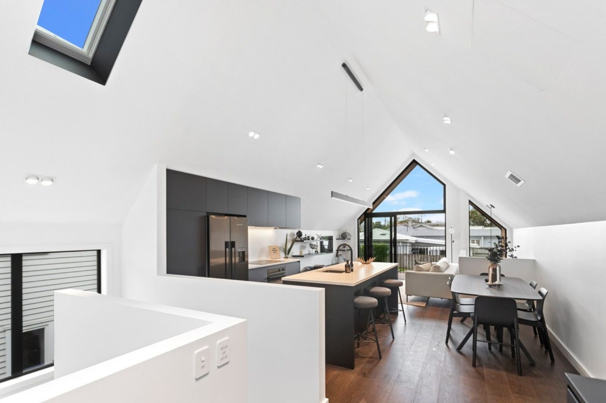 1 Creamer Avenue, Belmont, Auckland - Carousel 1