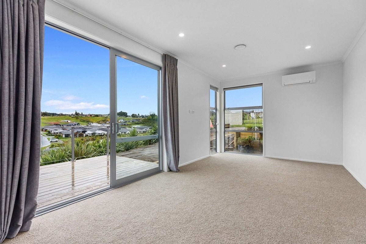 30 Kiritiana Close, Pyes Pa, Tauranga - Carousel 2
