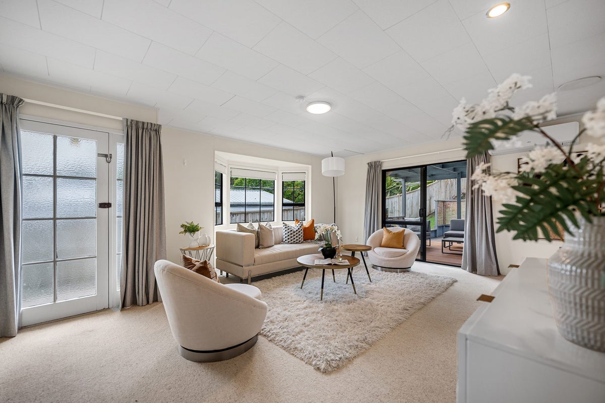 79 Santiago Crescent, Unsworth Heights, Auckland - Carousel 2