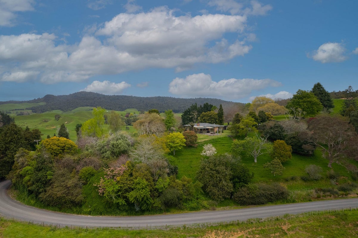662 Piakonui Road, Walton - Carousel 1