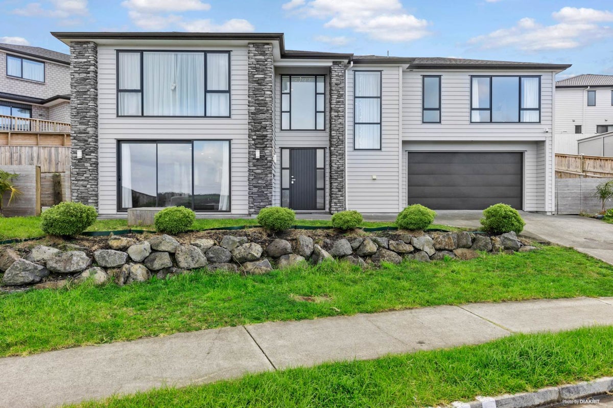26 Colliston Rise, Pinehill, Auckland - Carousel 2