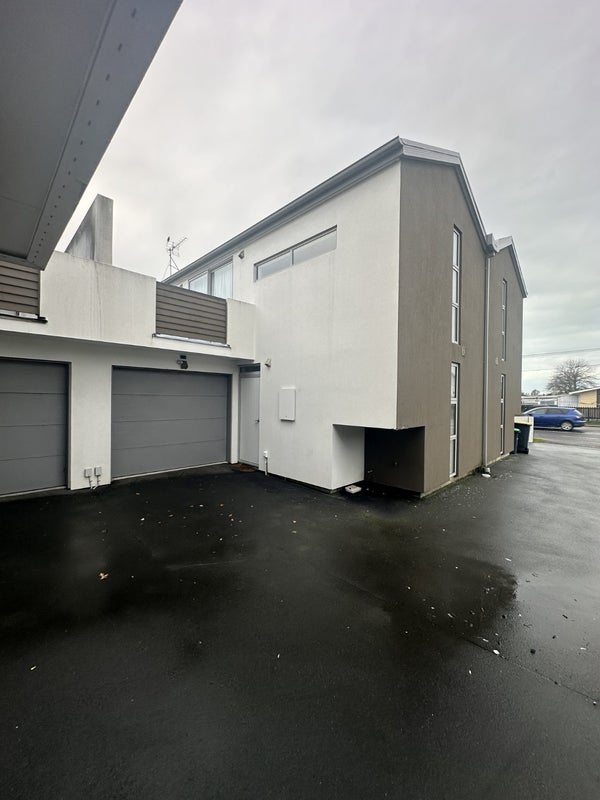 2/473 Barbadoes Street, Edgeware, Christchurch - Carousel 1