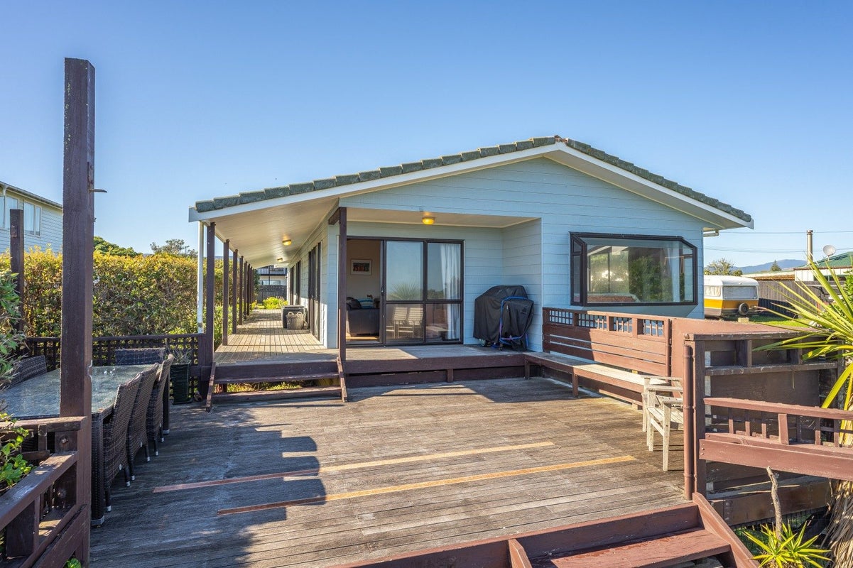 9 Moana Street, Otaki Beach, Otaki - Carousel 1