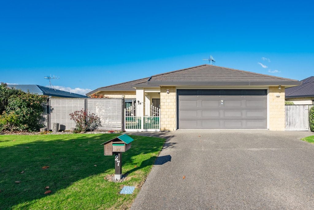 27 San Priamo Place, Paraparaumu Beach, Paraparaumu - Carousel 1