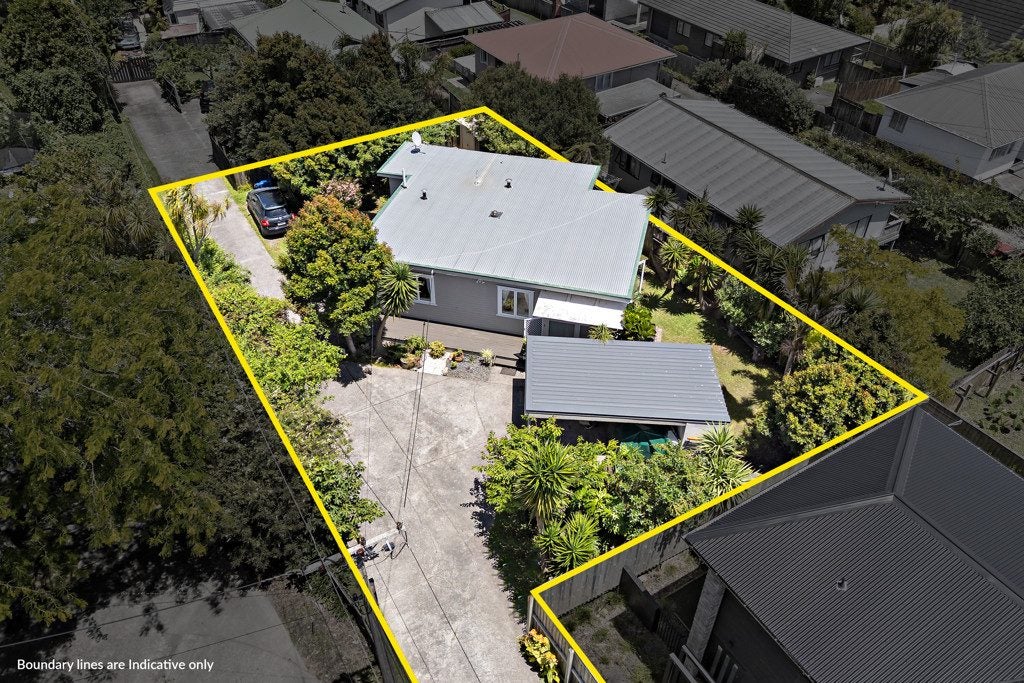 1/137A View Road, Sunnyvale, Waitakere City, Auckland - Carousel 1