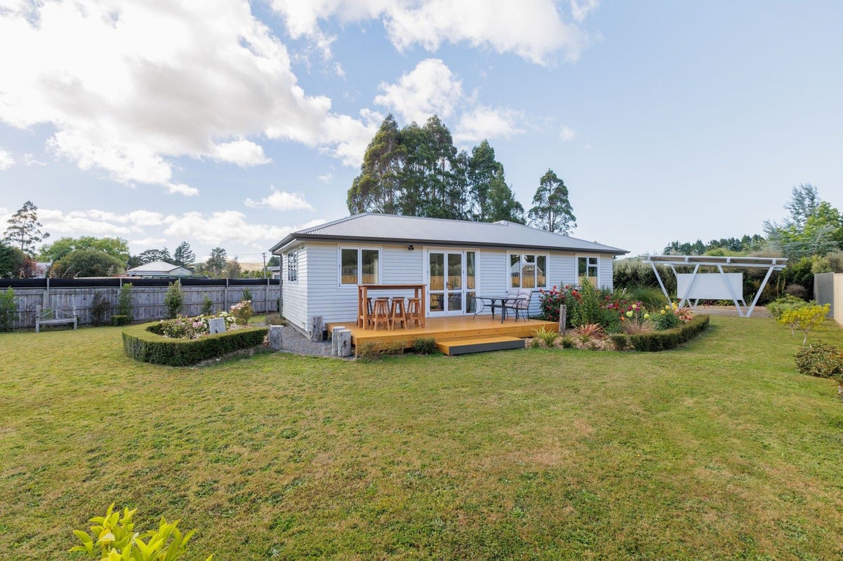 34 High Street, Eketahuna, Eketahuna - Carousel 11