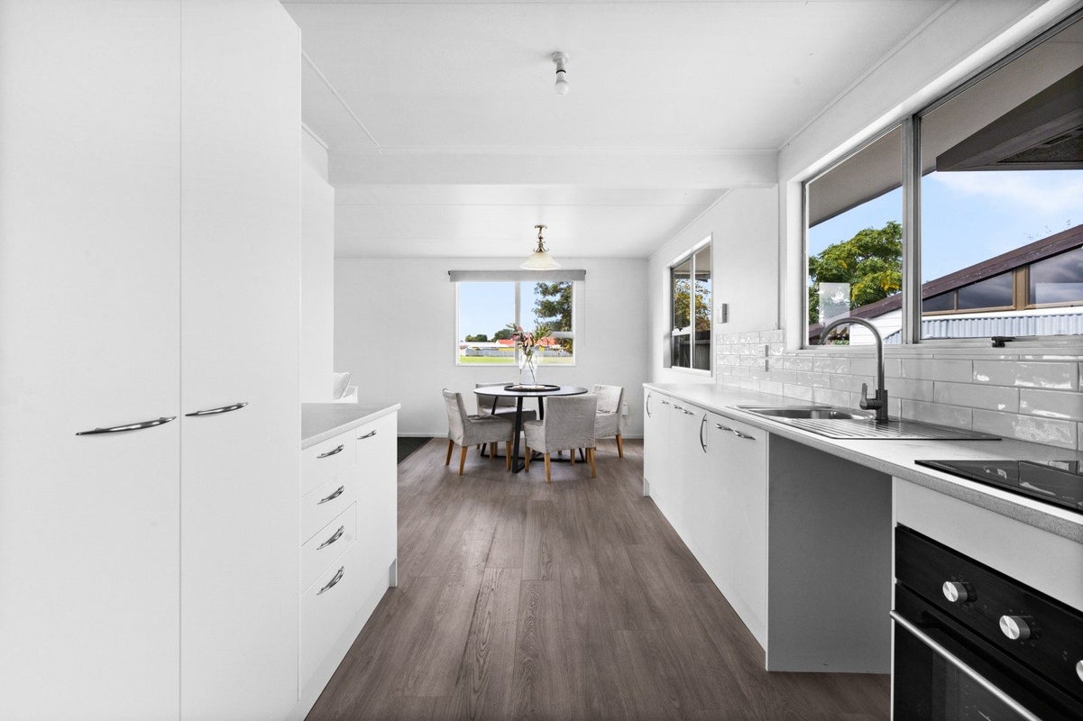 69 Caernarvon Drive, Flaxmere, Hastings - Carousel 2