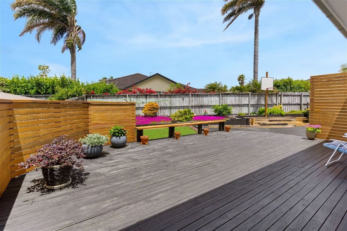 3 Glenhaven Place, Te Atatu Peninsula, Auckland - Carousel 2