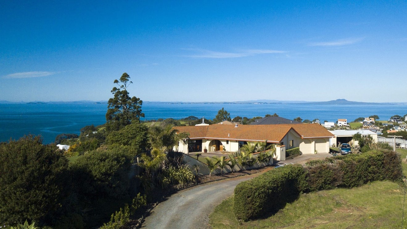 108 Wade River Road, Stanmore Bay, Whangaparaoa - Carousel 2