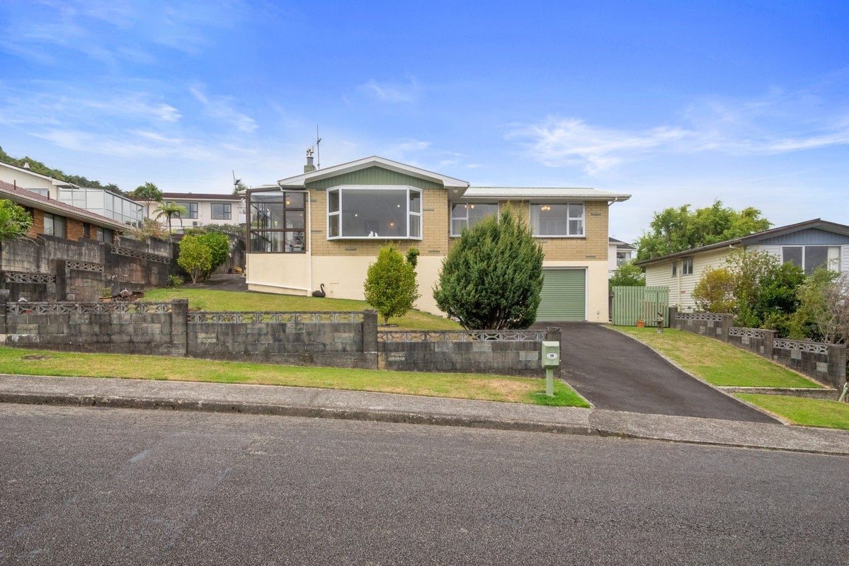 20 Sunnyview Drive, Brown Owl, Upper Hutt - Carousel 2