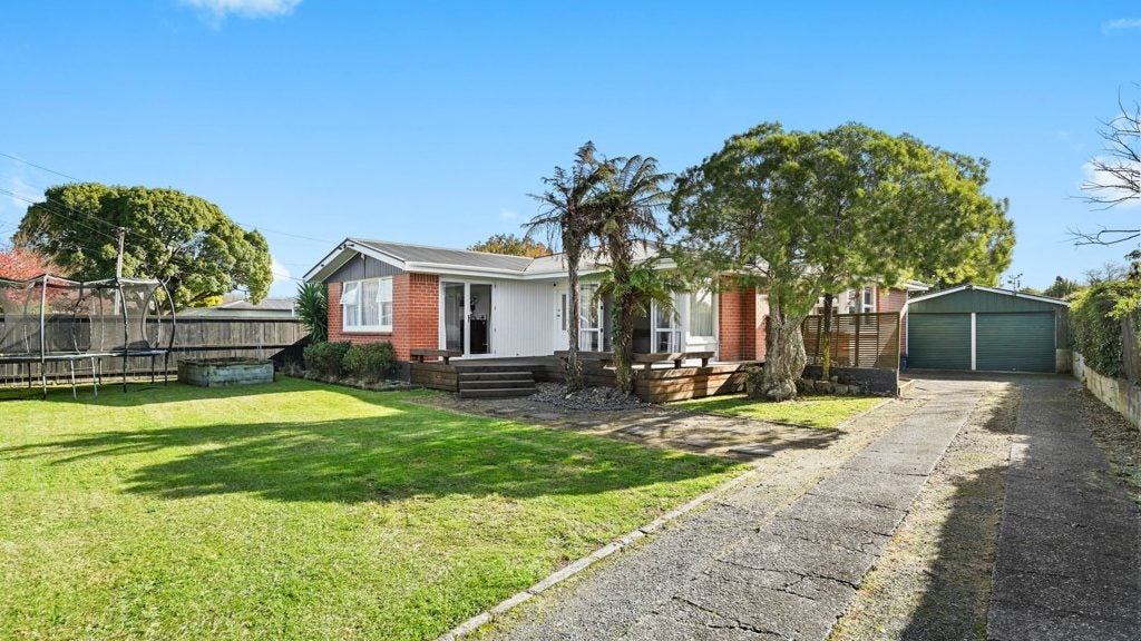 21 Laurence Street, Queenwood, Hamilton - Carousel 1