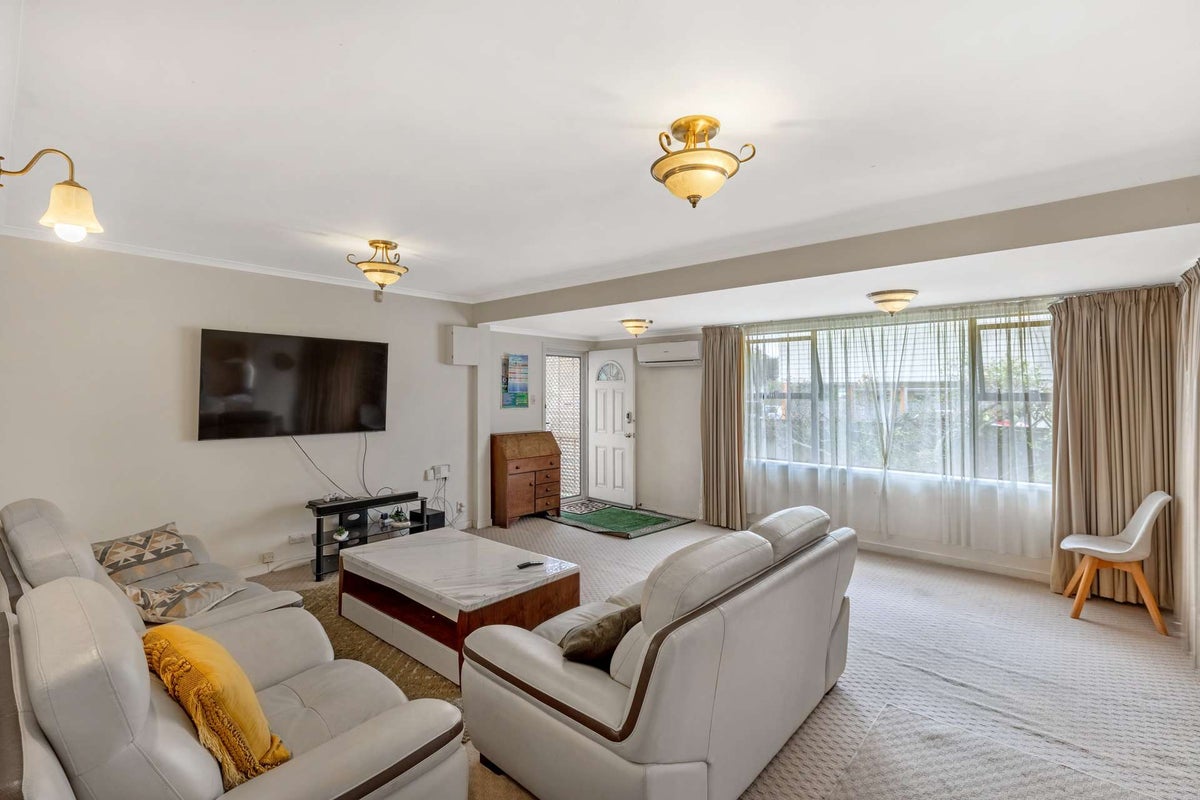 54 Huia Road, Papatoetoe, Auckland - Carousel 2