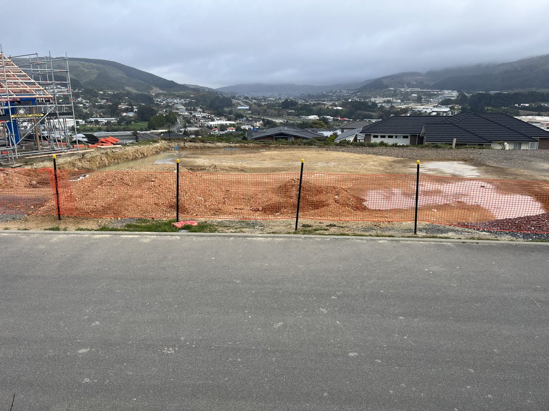 177 John Burke Drive, Aotea, Porirua - Carousel 1