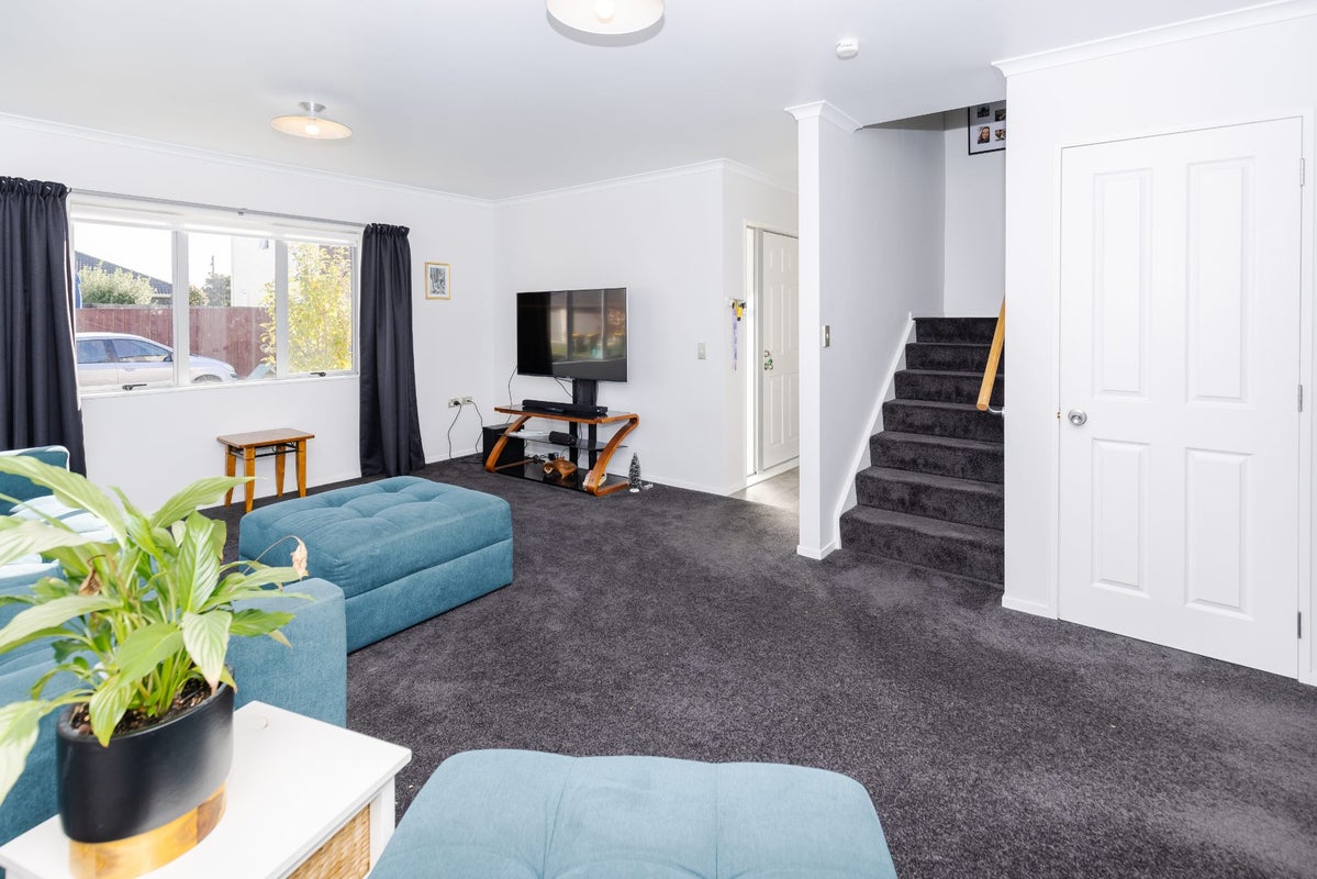 2 Tupe Lane, Huntington, Hamilton - Carousel 2