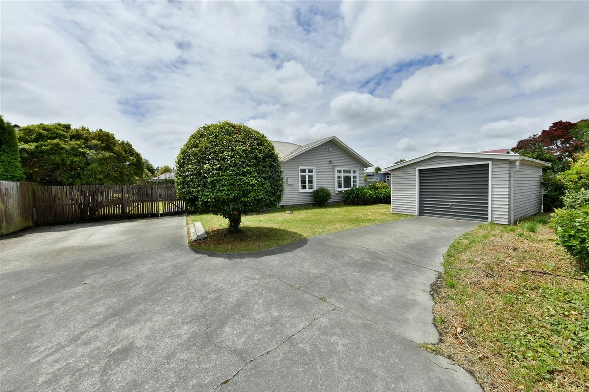 1/138 Memorial Avenue, Burnside, Christchurch - Carousel 1