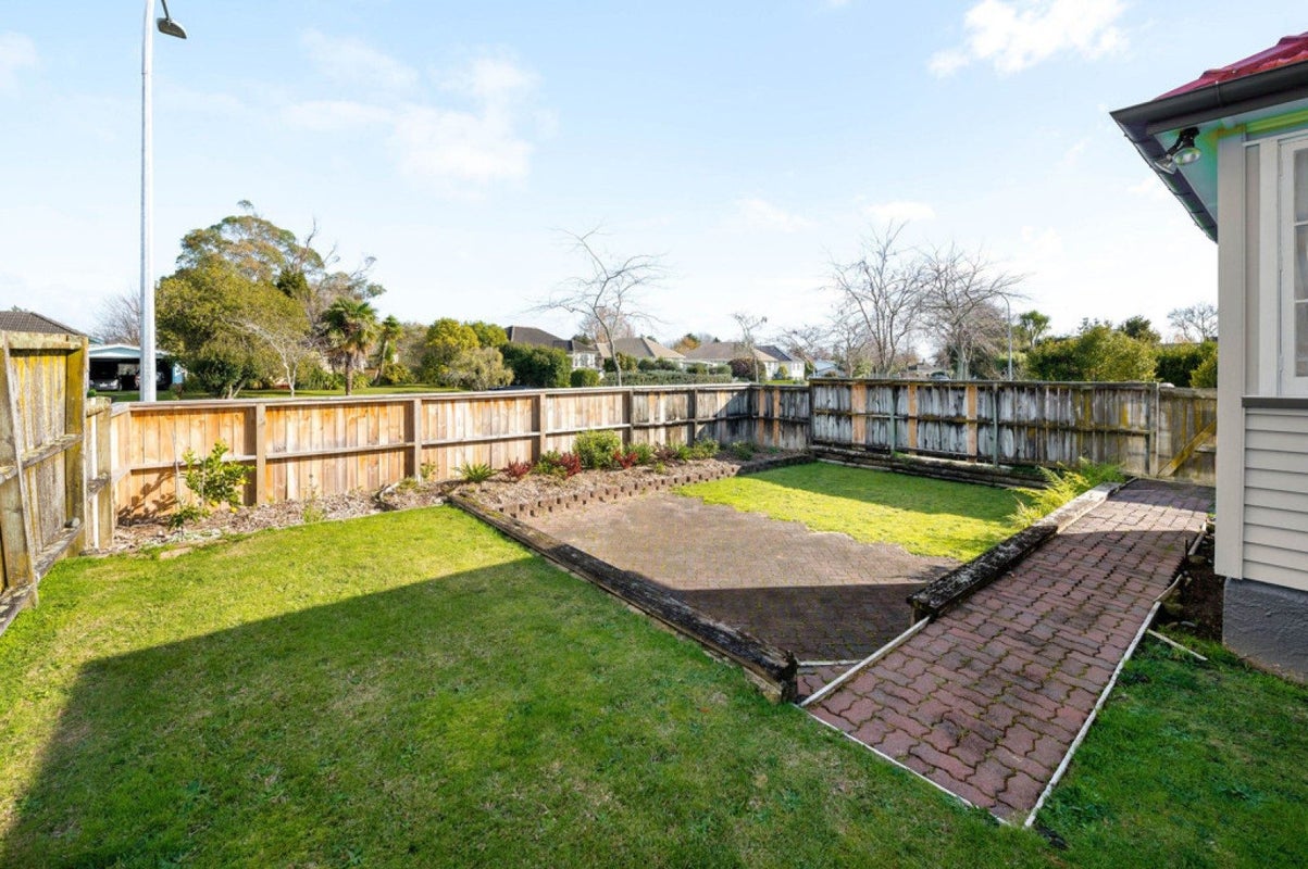 95 Fairfield Road, Fairfield, Hamilton - Carousel 14