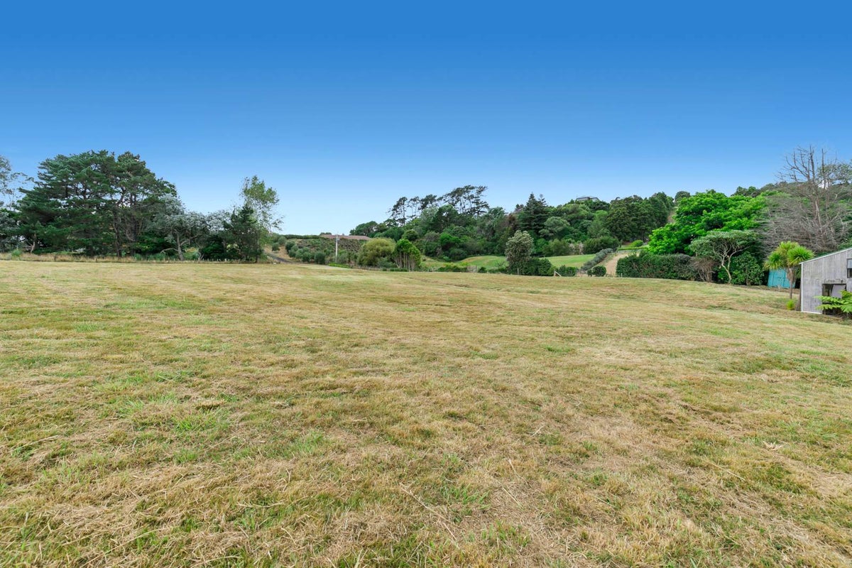 166 Point View Drive, East Tamaki Heights, Auckland - Carousel 2