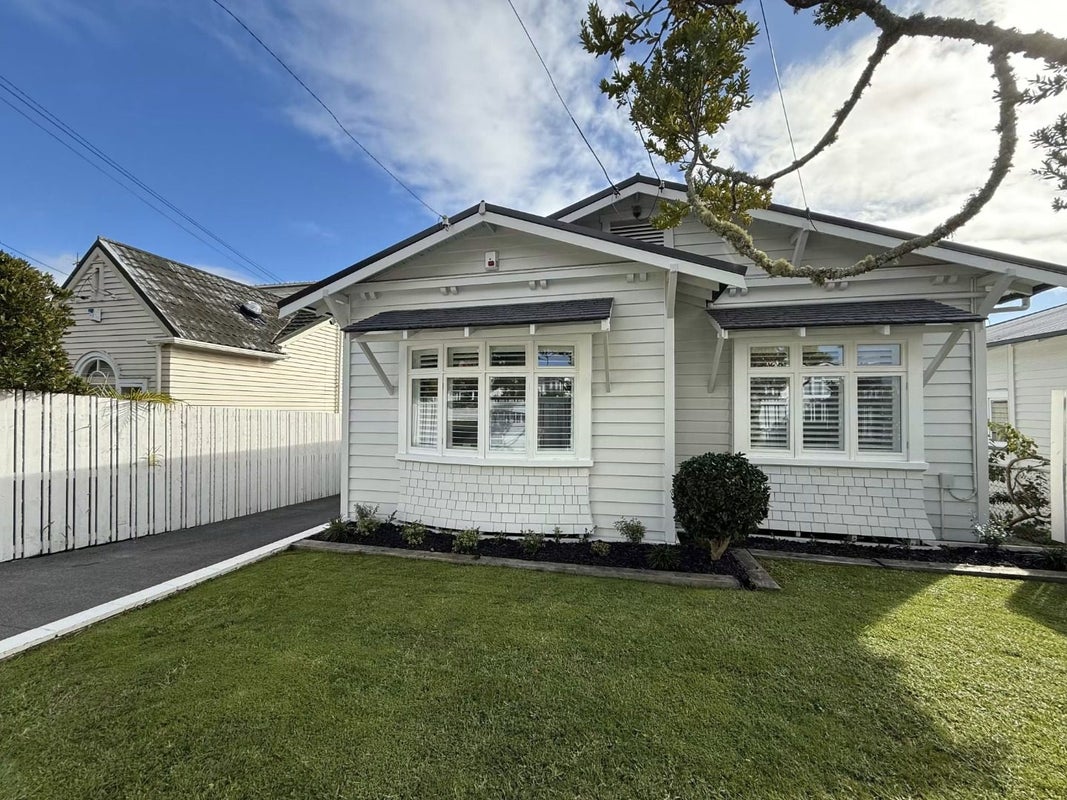 8 Cumberland Avenue, Westmere, Auckland - Carousel 1