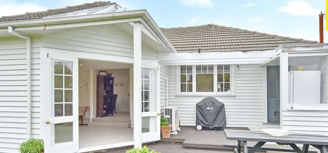 20 Halliwell Avenue, Papanui, Christchurch - Carousel 1