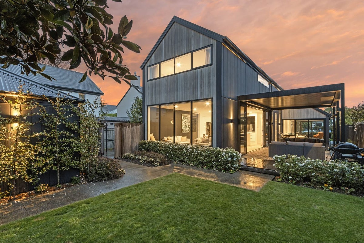 18 Clissold Street, Merivale, Christchurch - Carousel 2