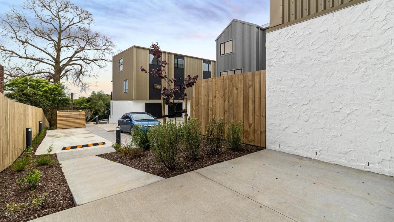 8/11 Ryburn Road, Mount Wellington, Auckland - Carousel 2