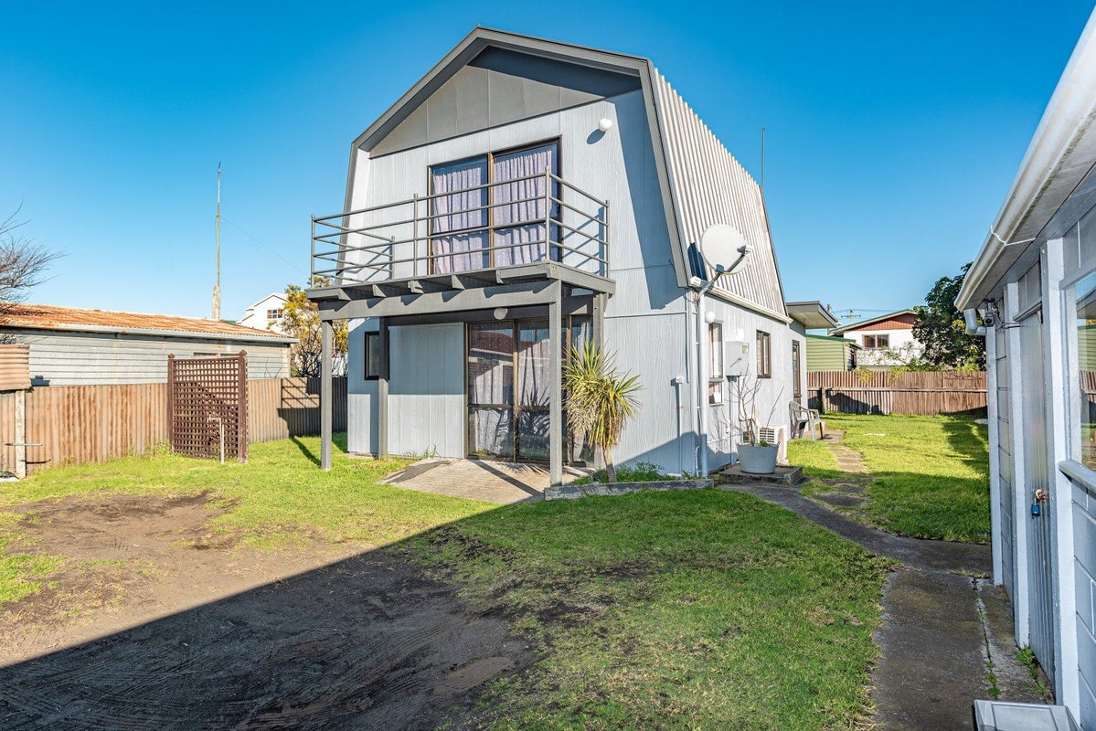 34A Titoki Street, Castlecliff, Whanganui - Carousel 1