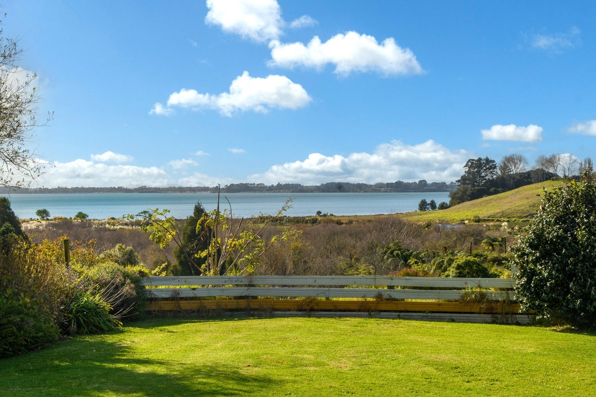 53 Lochhead Road, Te Puna, Tauranga - Carousel 1