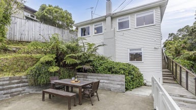 163 Karepa Street, Brooklyn, Wellington - Carousel 1