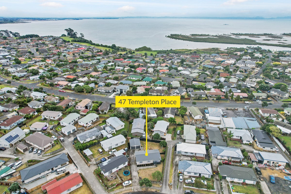 47 Templeton Place, Clendon Park, Auckland - Carousel 1