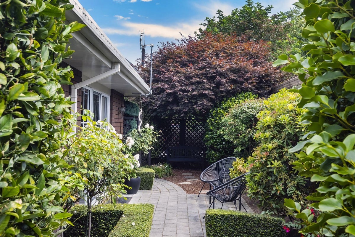1/5A REGENCY CRESCENT, Redwood, Christchurch - Carousel 2
