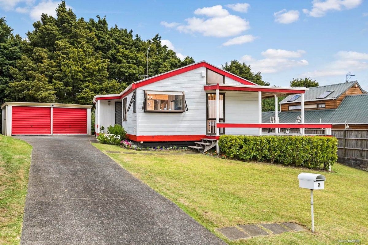 9 Elsted Place, Goodwood Heights, Auckland - Carousel 1