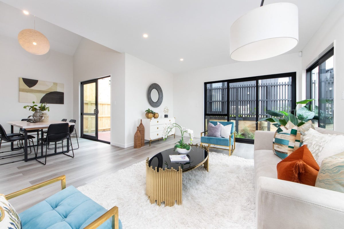 24 Puwha Street, Massey, Auckland - Carousel 2