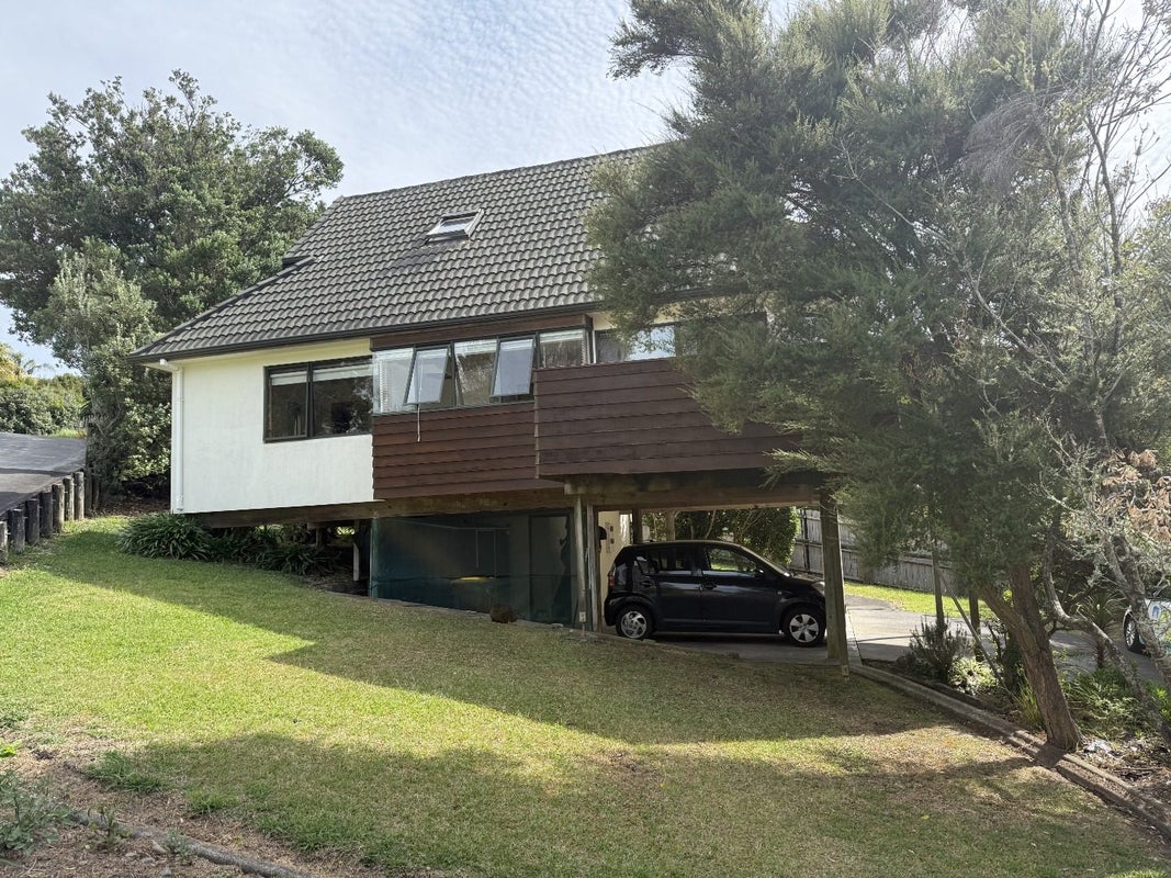 1/194 Whangaparaoa Road, Red Beach, Whangaparaoa - Carousel 1