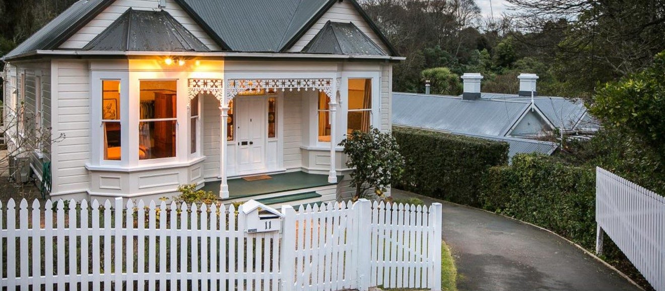 11 Alison Crescent, Belleknowes, Dunedin - Carousel 2